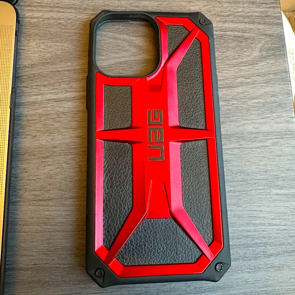 UAG Monarch Case